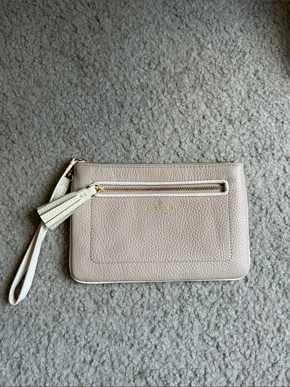 kate spade Pebbled Leather Wristlet in Light Beige with Cream Accents